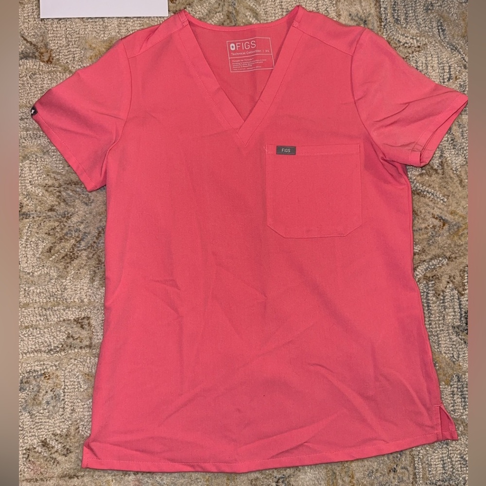 Catarina One Pocket Scrub Top